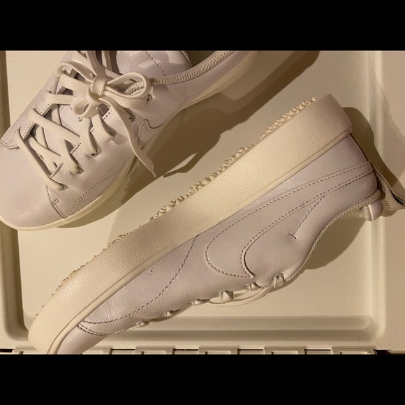 Nike Course Classic White Sneakers sz 7 - BNWOT - Picture 2 of 6